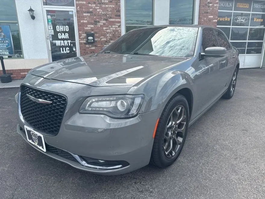 2017 Chrysler 300 S photo 1