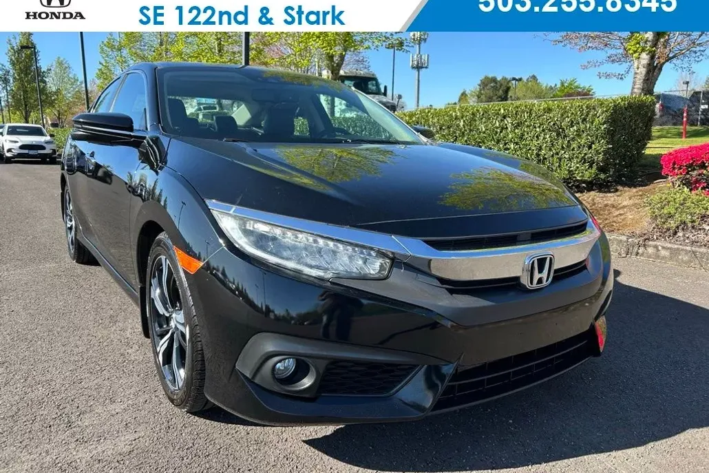 2017 Honda Civic Touring photo 1