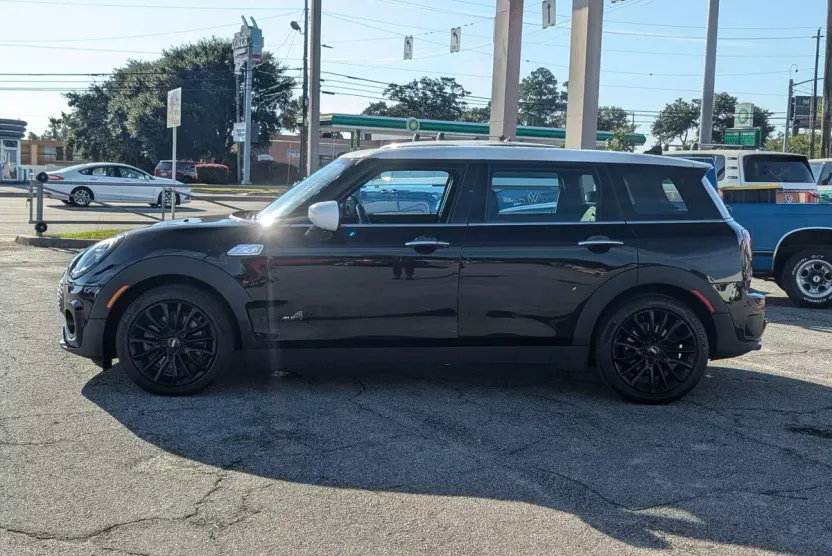 2021 Mini Clubman Base S ALL4 photo 1