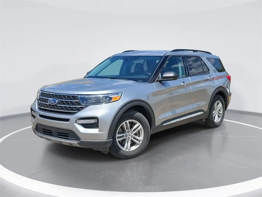 2024 Ford Explorer XLT photo 1