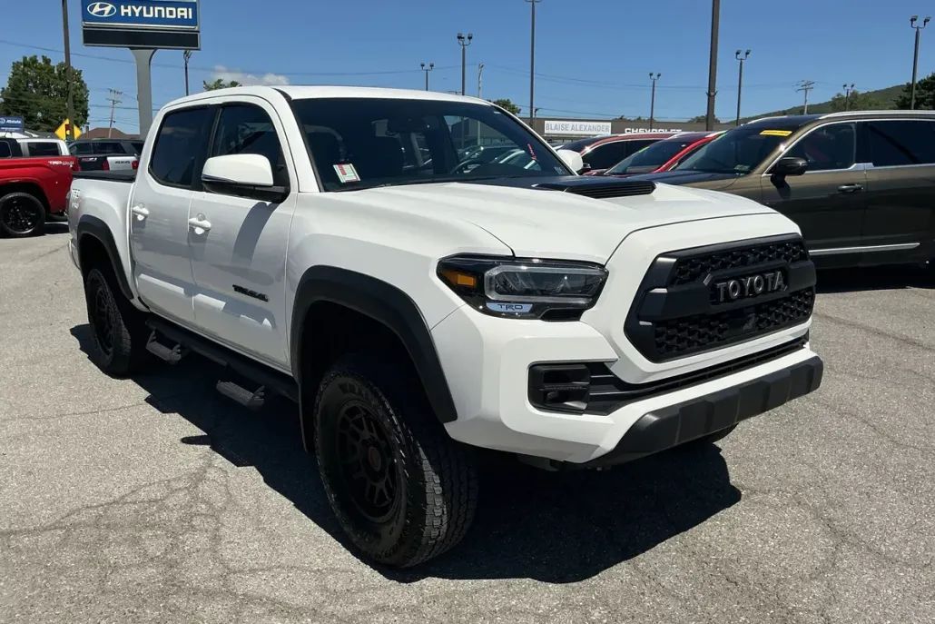 2023 Toyota Tacoma TRD Pro Double Cab SR photo 1