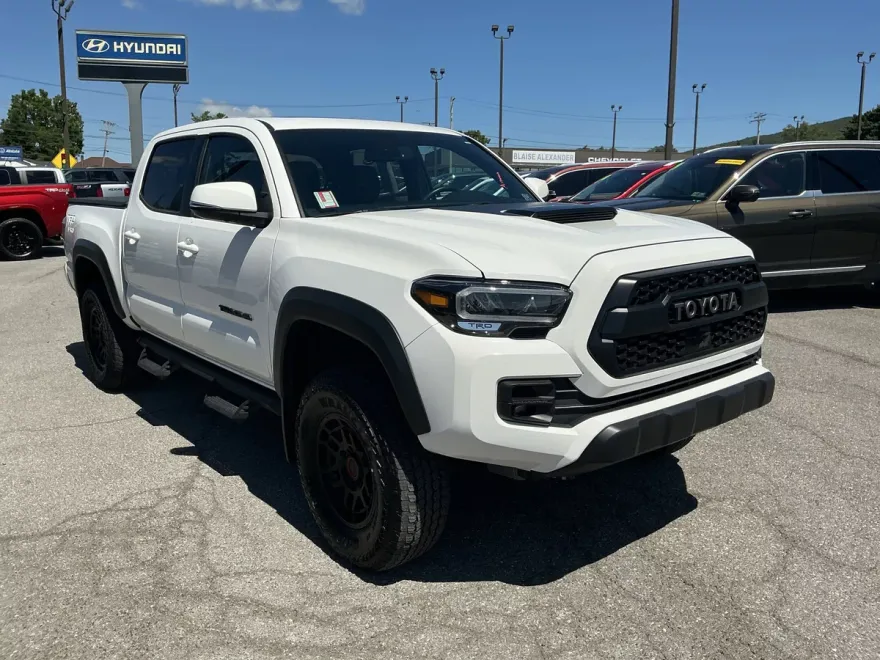 2023 Toyota Tacoma TRD Pro Double Cab SR photo 1
