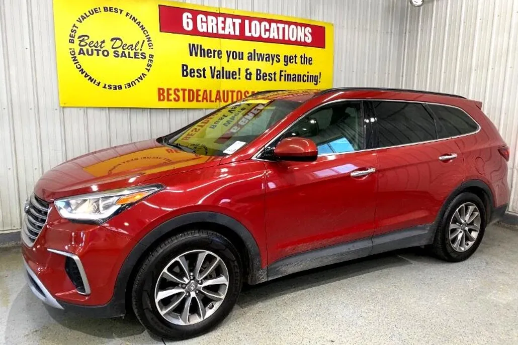 2017 Hyundai Santa Fe SE photo 1