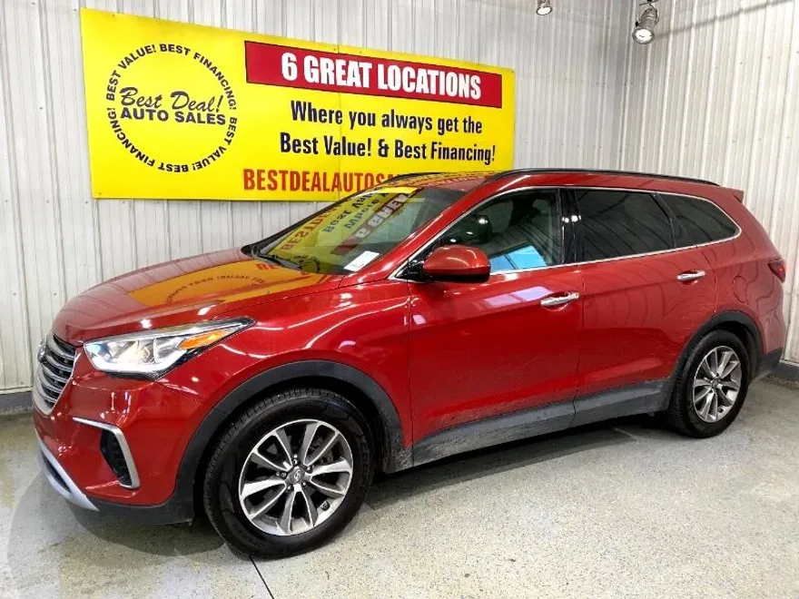 2017 Hyundai Santa Fe SE photo 1