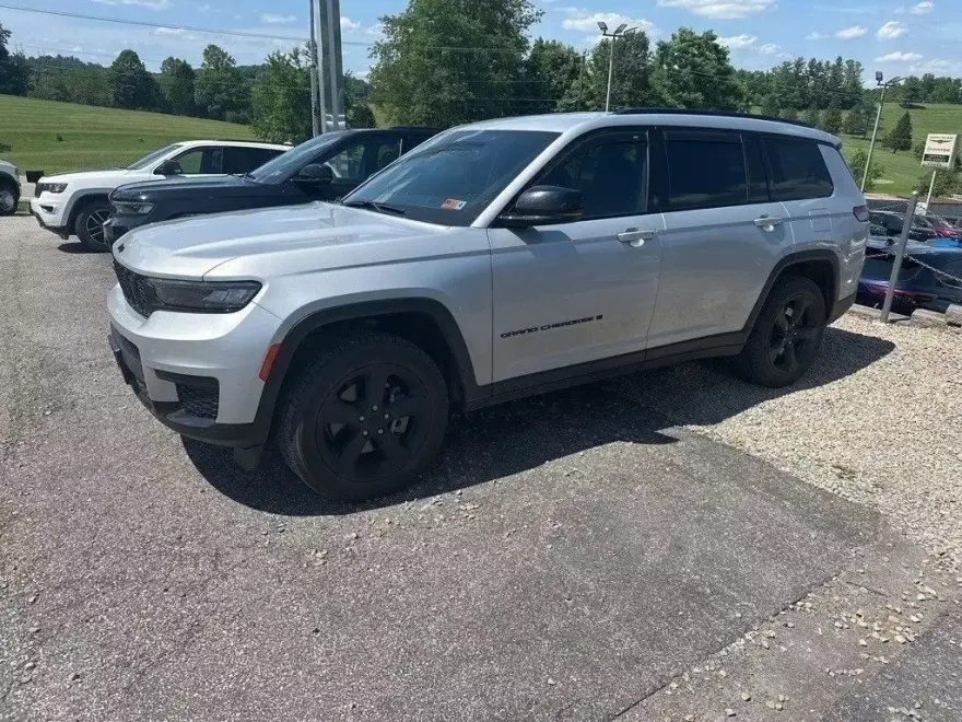 2022 Jeep Grand Cherokee L photo 1
