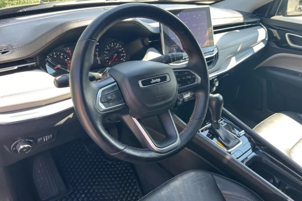 2022 Jeep Compass Limited photo 1