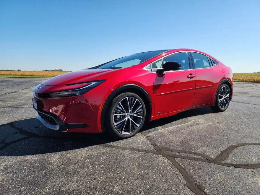 2023 Toyota Prius Limited photo 1