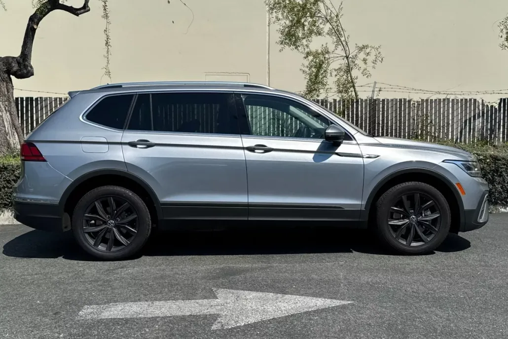 2024 Volkswagen Tiguan SE Wolfsburg Edition photo 1