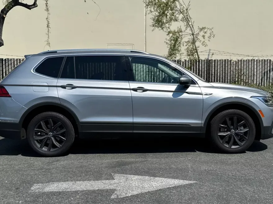 2024 Volkswagen Tiguan SE Wolfsburg Edition photo 1