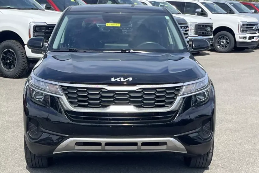 2023 Kia Seltos LX photo 1