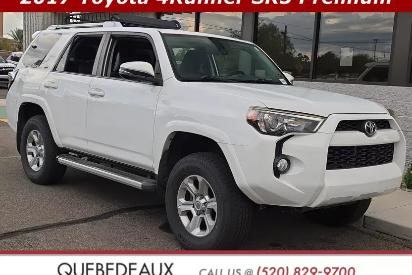2017 Toyota 4Runner SR5 photo 1