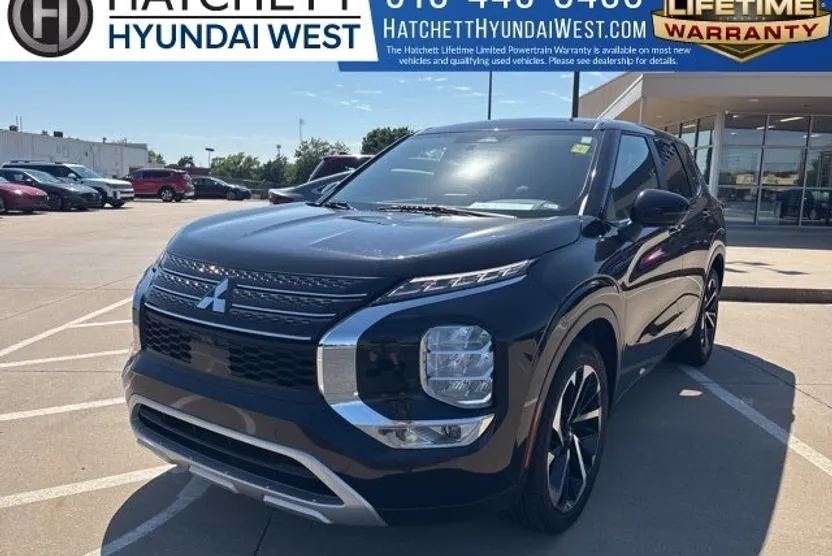 2024 Mitsubishi Outlander SE photo 1