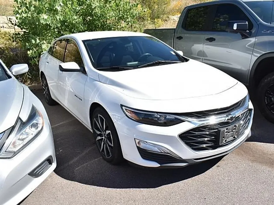 2022 Chevrolet Malibu RS photo 1