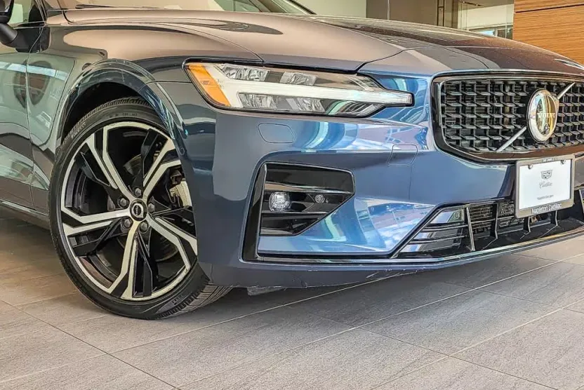 2024 Volvo S60 Ultimate photo 1