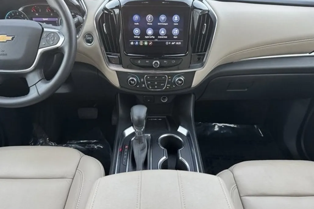 2023 Chevrolet Traverse Leather photo 1