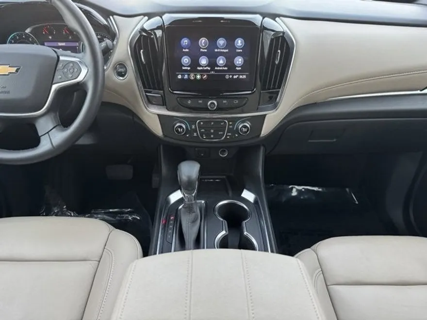2023 Chevrolet Traverse Leather photo 1