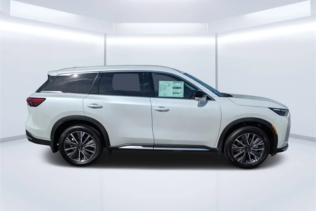2026 Infiniti QX60 Luxe photo 1