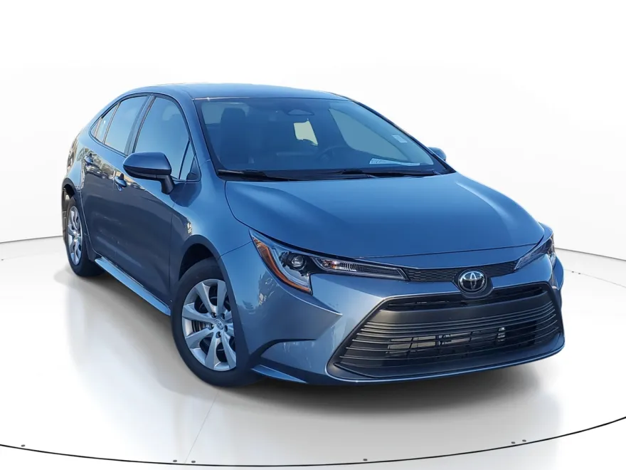 2025 Toyota Corolla LE photo 1