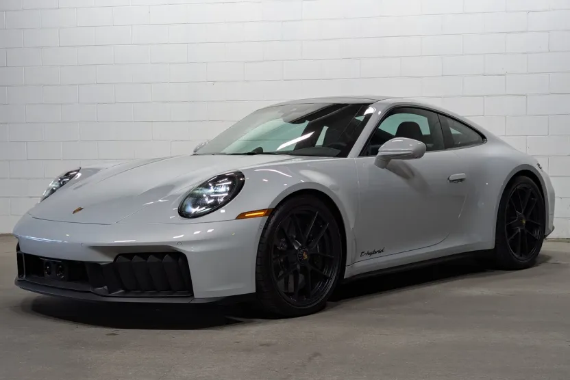 2025 Porsche 911 4 GTS photo 1