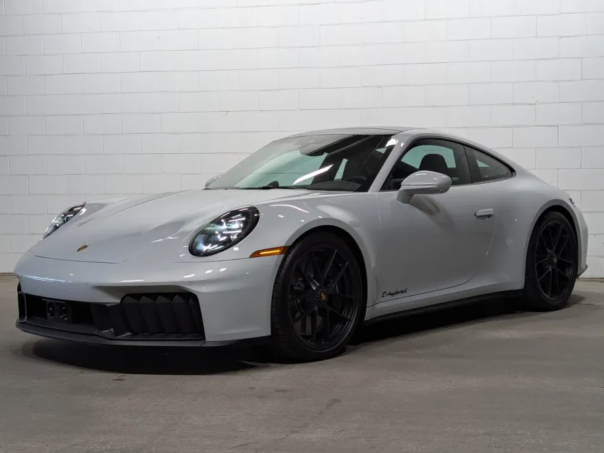 2025 Porsche 911 4 GTS photo 1