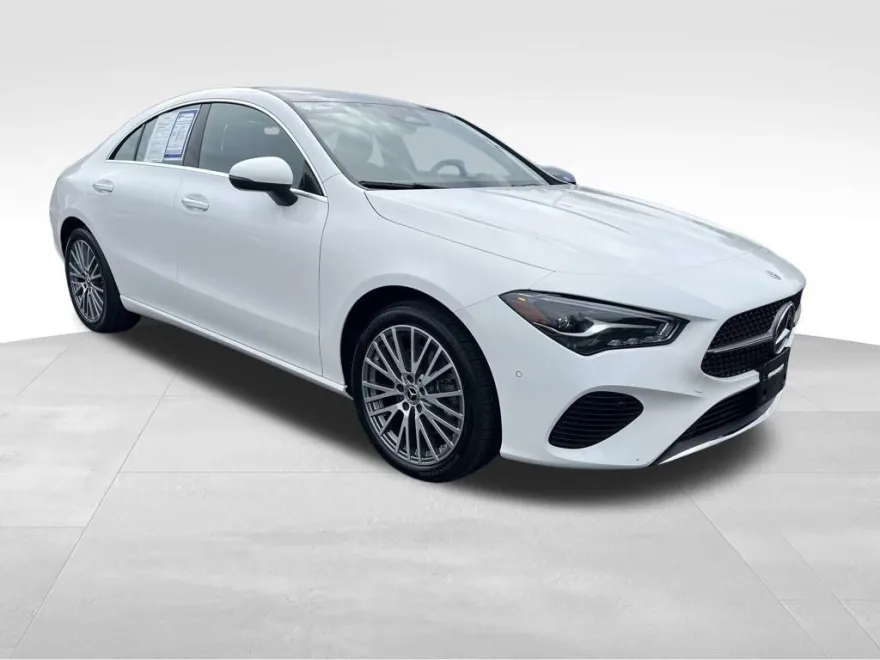 2025 Mercedes Benz CLA 250 4MATIC photo 1
