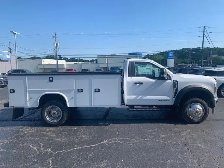 2024 Ford F-450 XL photo 1