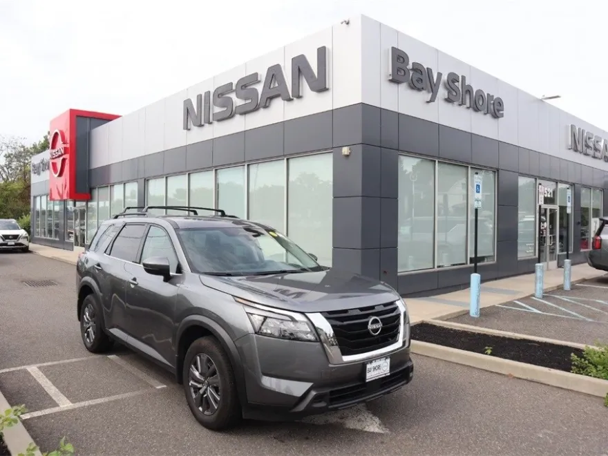 2025 Nissan Pathfinder SV photo 1