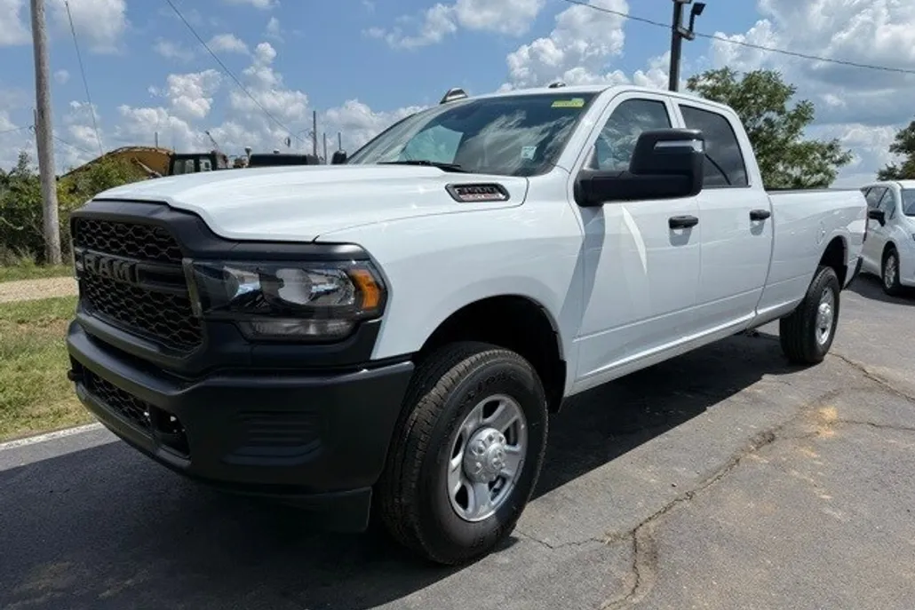 2024 Ram 3500 Tradesman photo 1