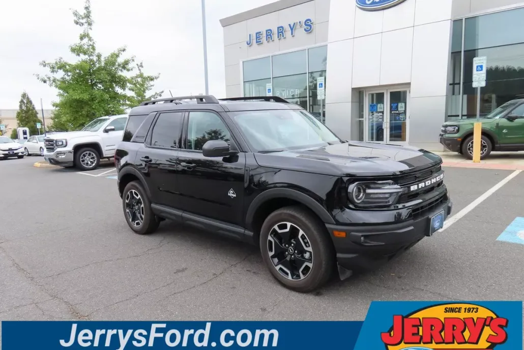 2023 Ford Bronco Sport Outer Banks photo 1