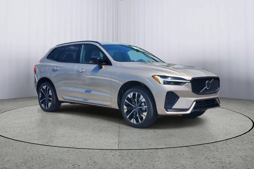 2026 Volvo XC60 B5 Plus photo 1