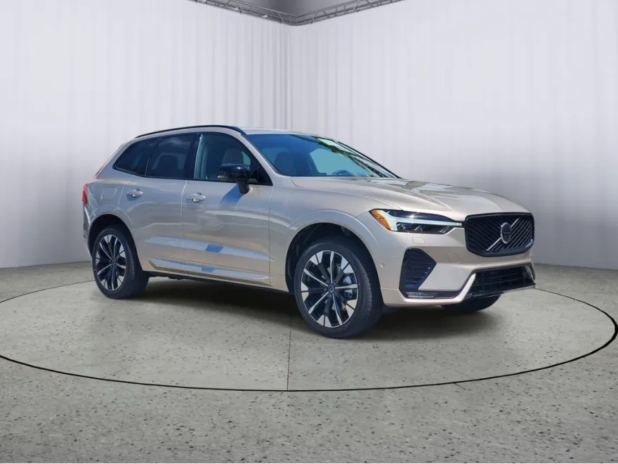 2026 Volvo XC60 B5 Plus photo 1
