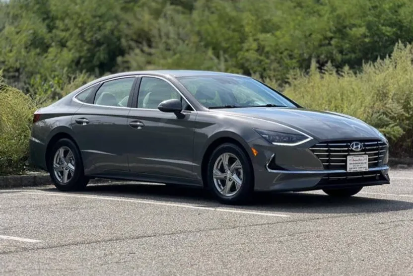 2023 Hyundai Sonata SE photo 1