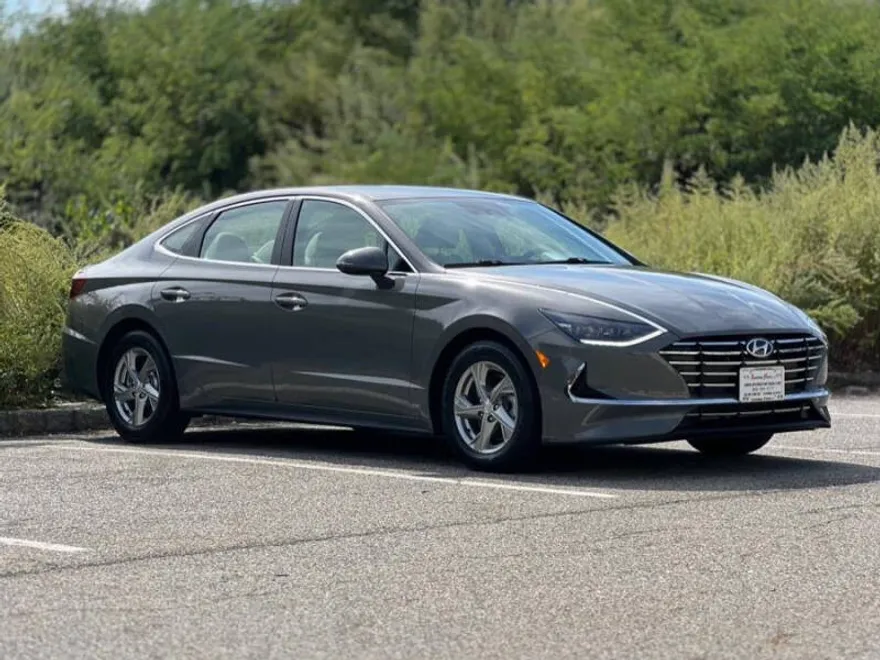 2023 Hyundai Sonata SE photo 1