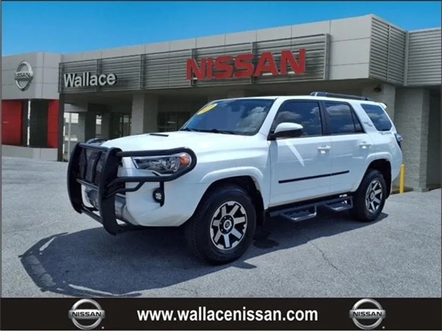 2023 Toyota 4Runner TRD Off-Road photo 1