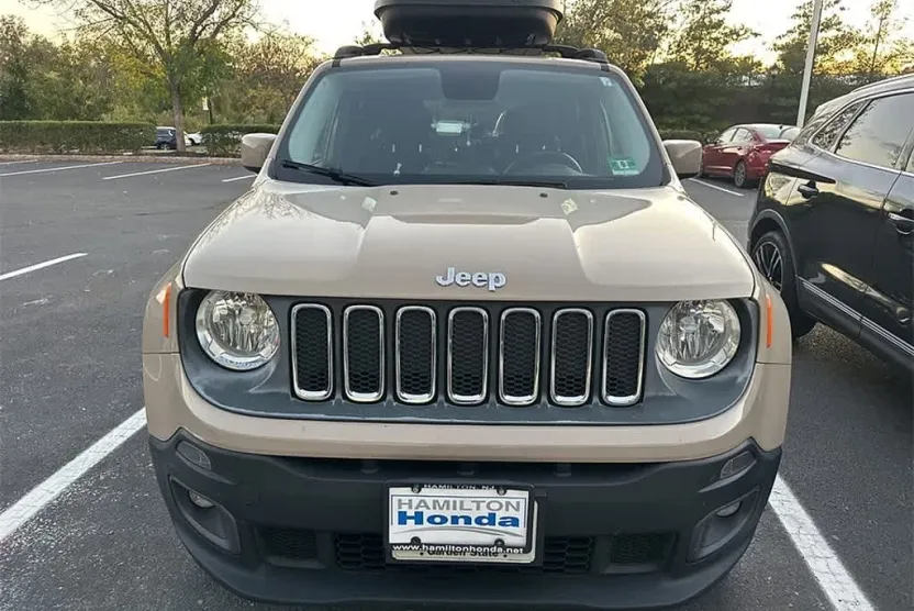 2016 Jeep Renegade Latitude photo 1