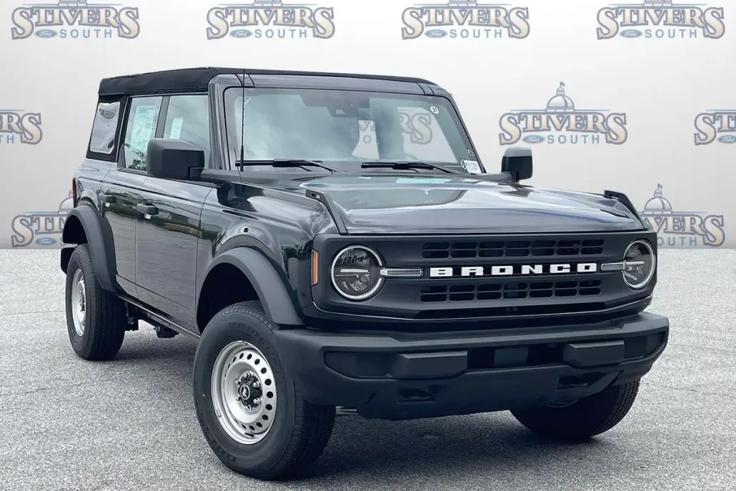 2025 Ford Bronco Base photo 1