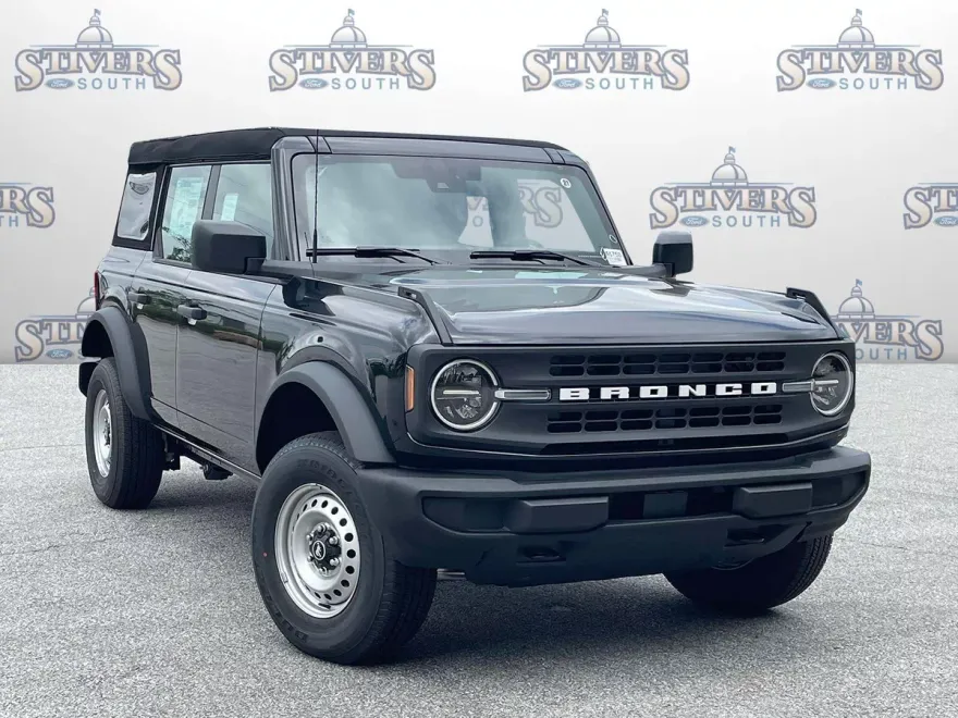 2025 Ford Bronco Base photo 1