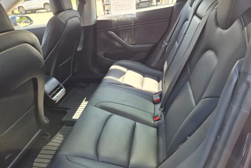 2018 Tesla Model 3 Long Range photo 1