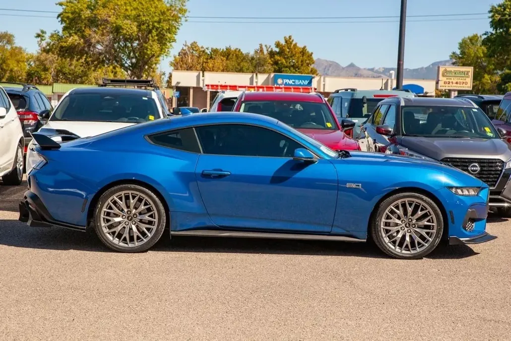 2024 Ford Mustang GT photo 1