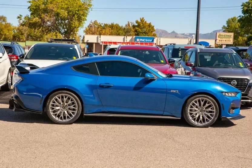 2024 Ford Mustang GT photo 1