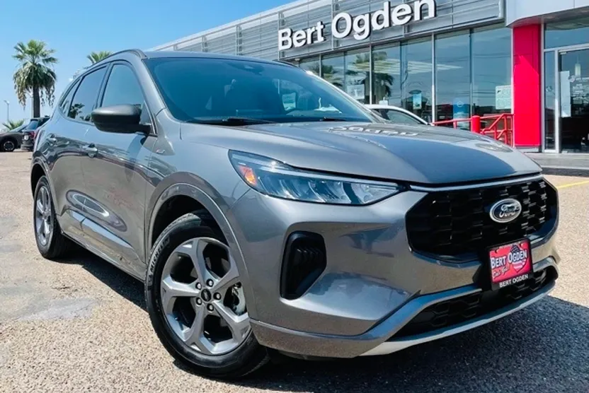 2023 Ford Escape ST-Line photo 1
