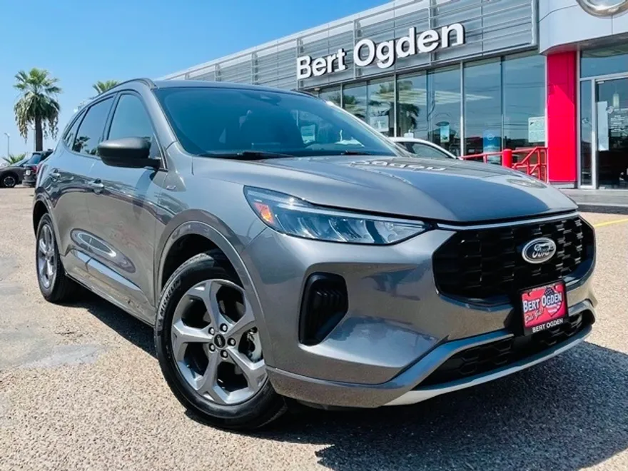 2023 Ford Escape ST-Line photo 1