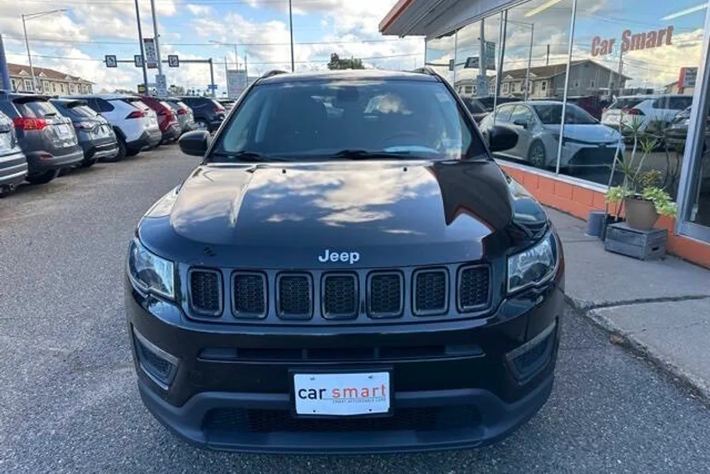 2018 Jeep Compass Sport photo 1