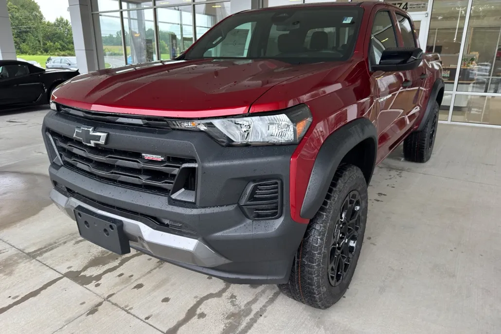 2026 Chevrolet Colorado Trail Boss photo 1