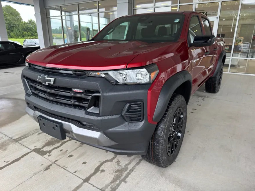 2026 Chevrolet Colorado Trail Boss photo 1