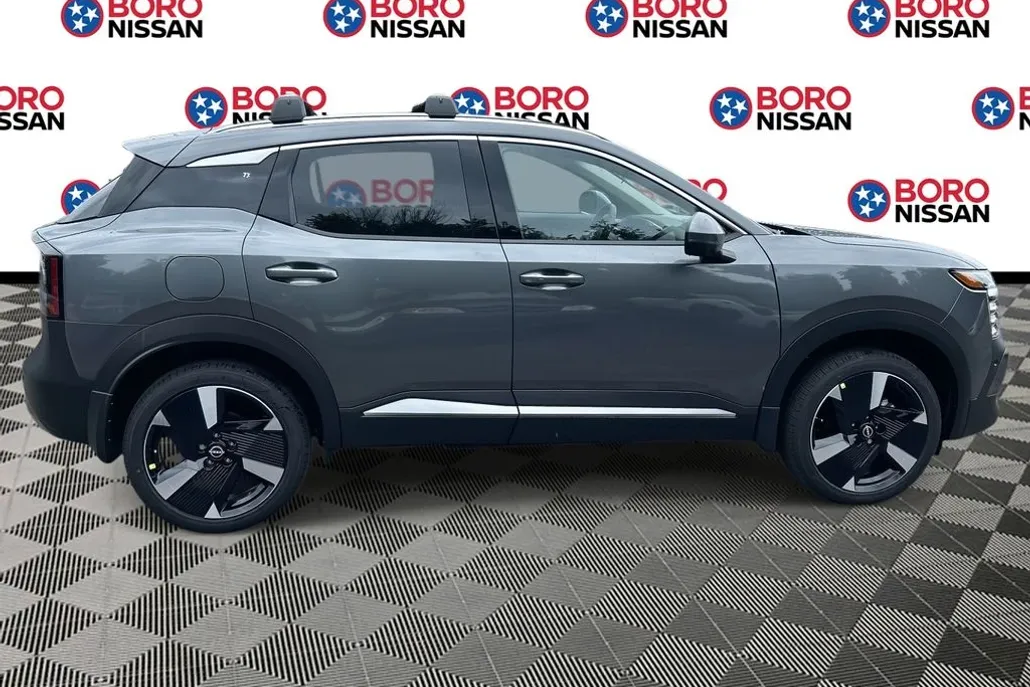 2025 Nissan Kicks SR photo 1