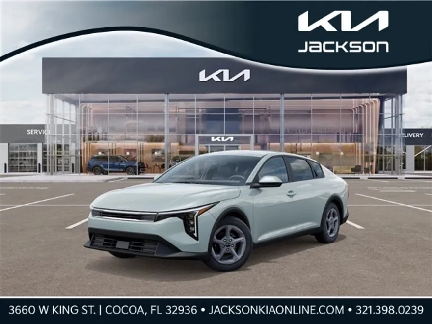 2025 Kia K4 LXS photo 1