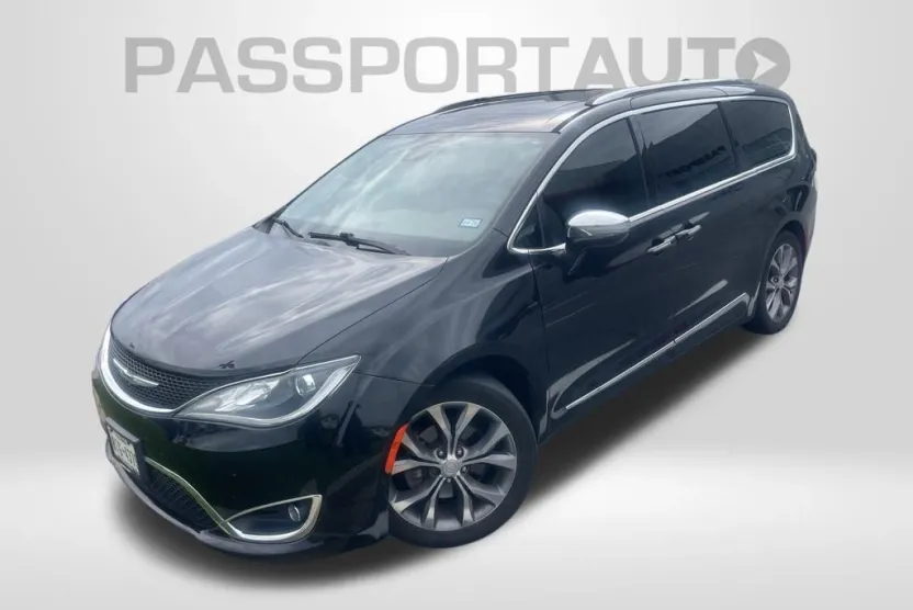 2019 Chrysler Pacifica Limited photo 1