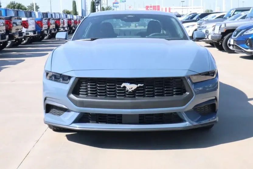 2025 Ford Mustang EcoBoost photo 1