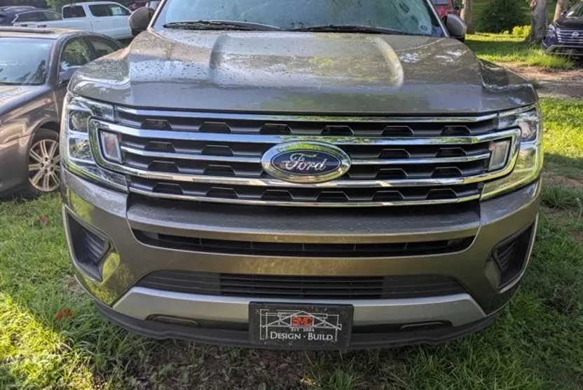 2019 Ford Expedition XLT photo 1